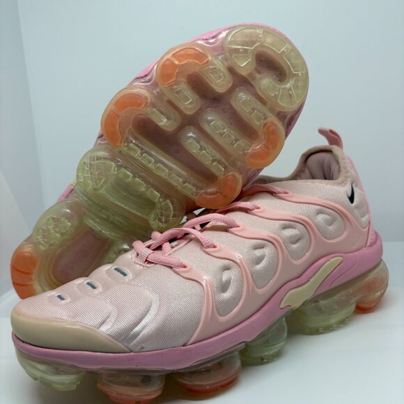 Women's Nike Vapormax Plus - Pink - Picture 3 of 6